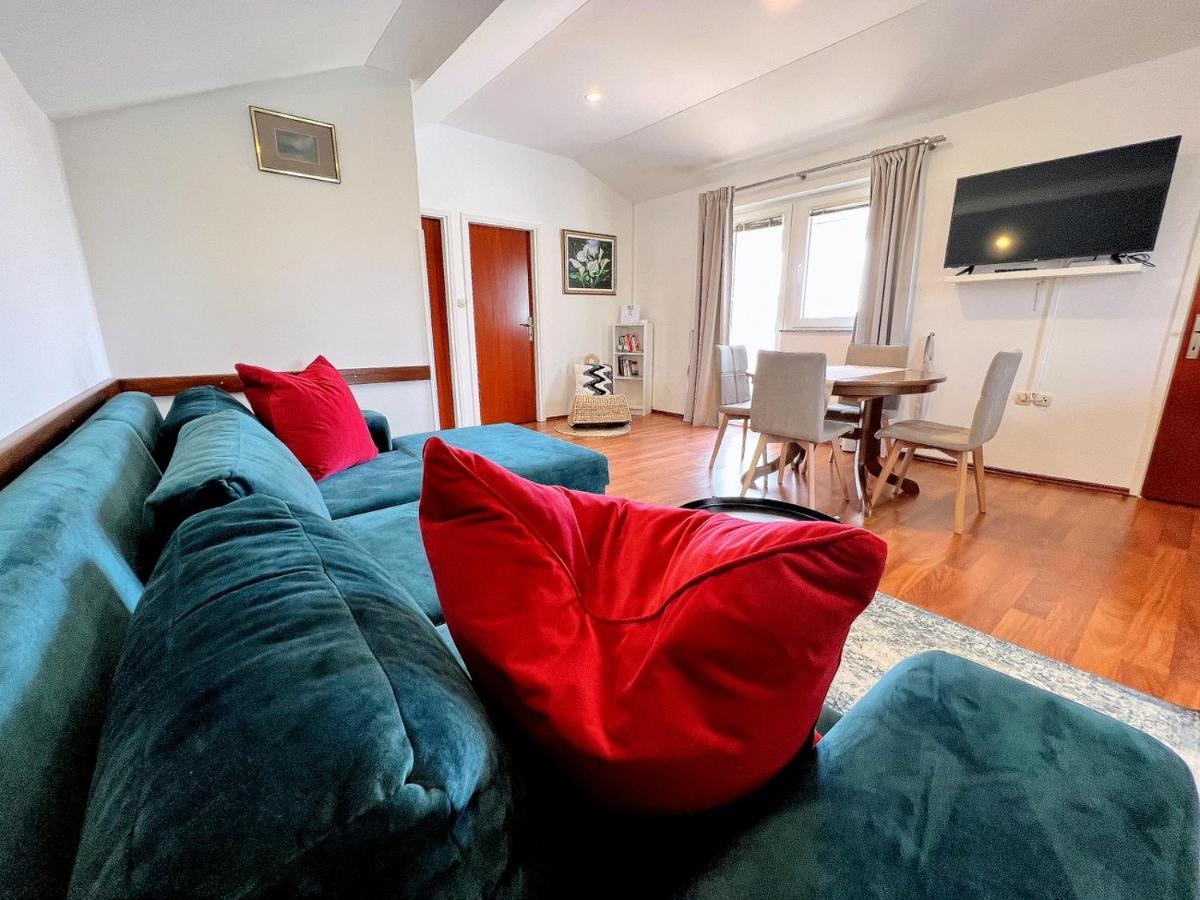 Muntidor Apartment
