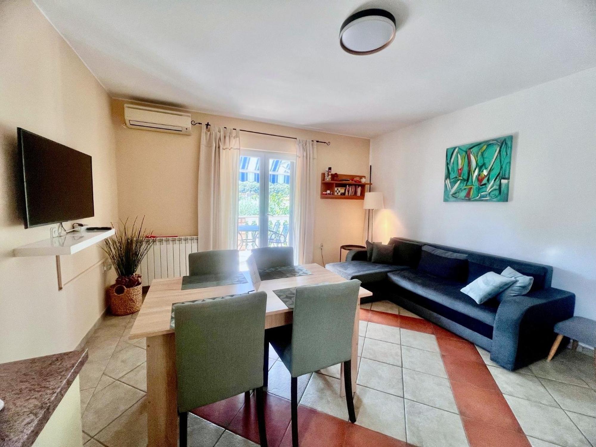 Muntidor Apartment